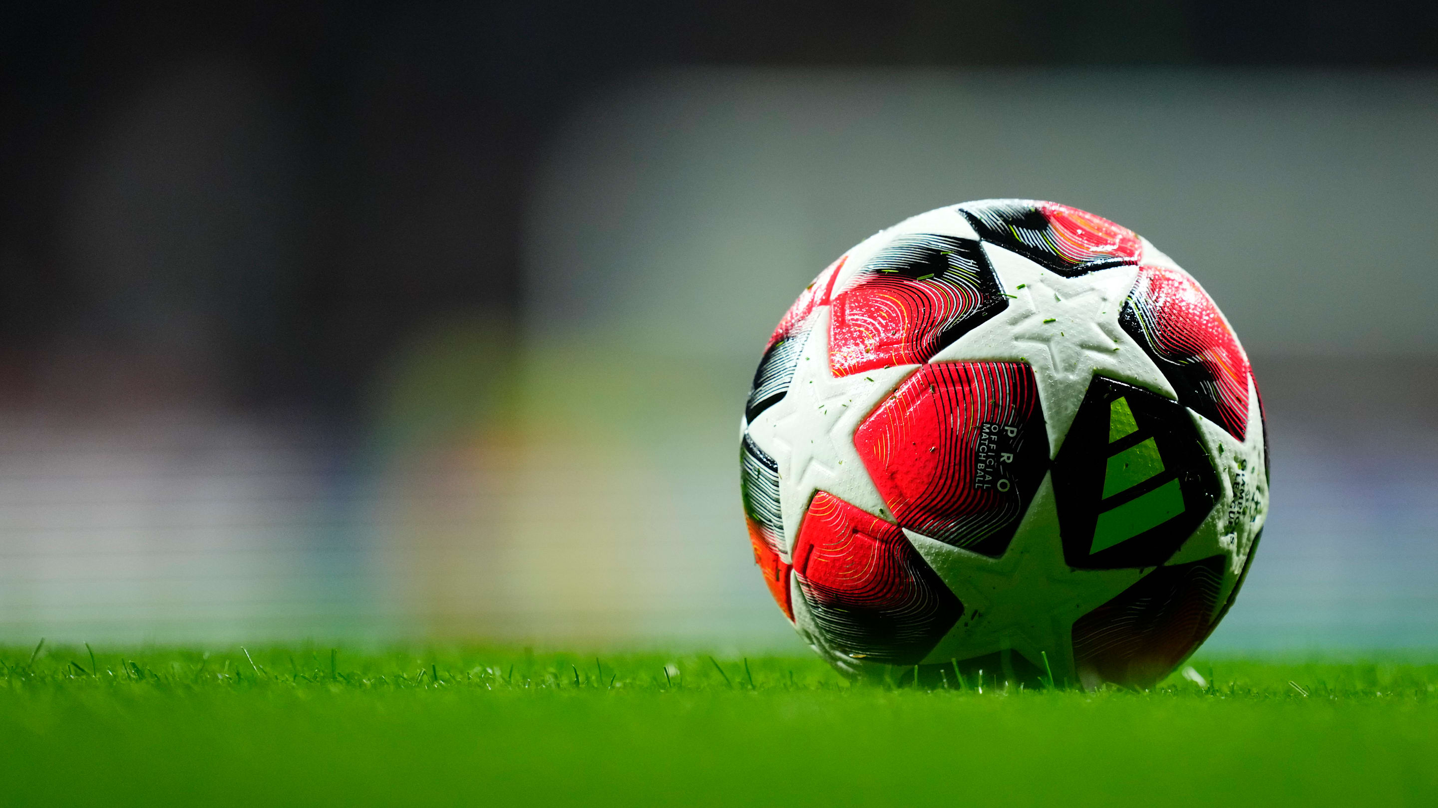 PHOTO : Le ballon de la finale de la Ligue des Champions dévoilé, et il est plutôt décevant
