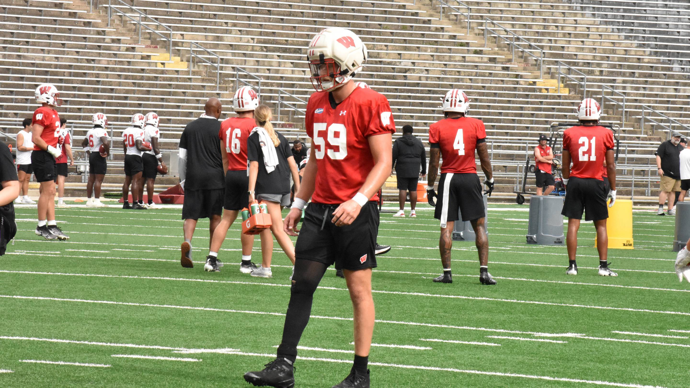 5 Standouts from Day 11 of Wisconsin Fall Camp