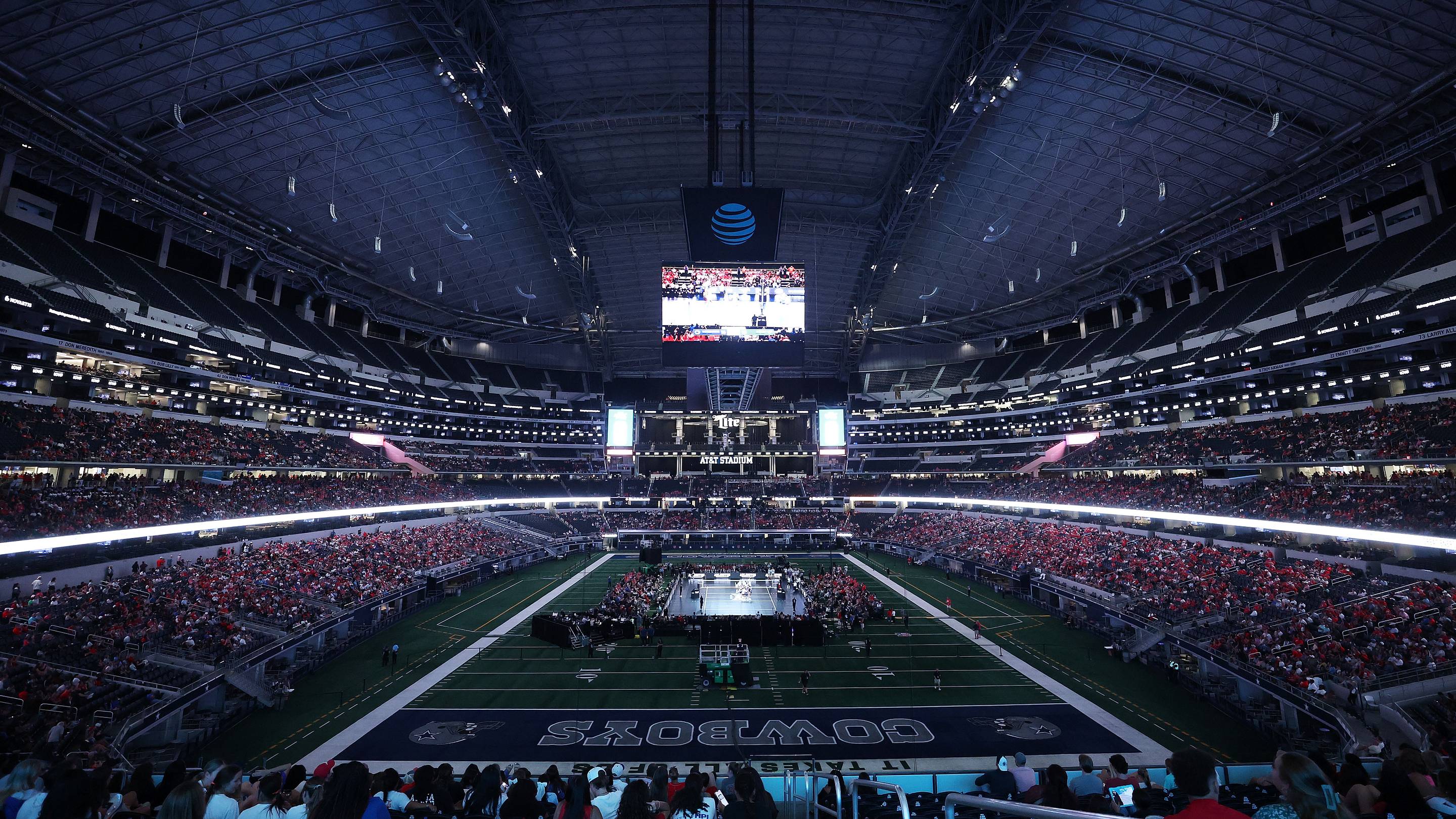 From Jerry World to Wrigley Field: Women’s Volleyball Is Taking Over Your Favorite Stadium