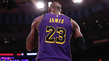 Los Angeles Lakers v New York Knicks