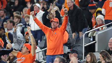 A Tennessee linebacker is trolling Syracuse football ahead of the teams' 2025 season opener on Saturday afternoon.