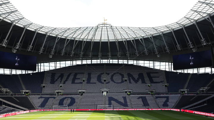Susunan pemain dalam laga Tottenham Hotspur vs Manchester United. Susunan pemain dalam laga Tottenham Hotspur vs Manchester United.