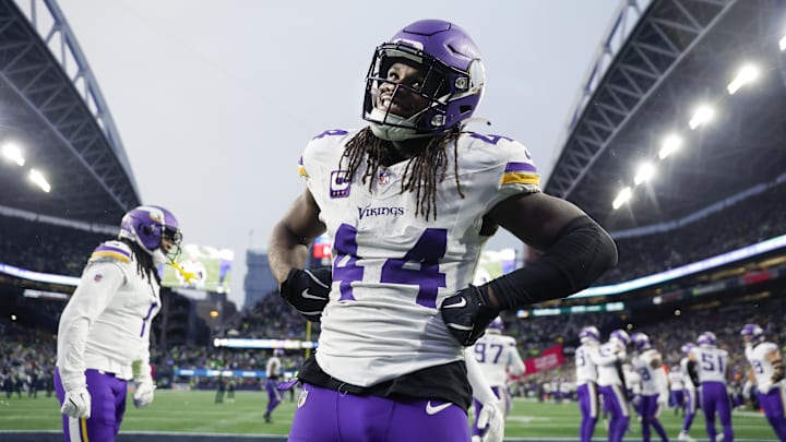 Vikings sign do-it-all safety Josh Metellus to 3-year contract extension