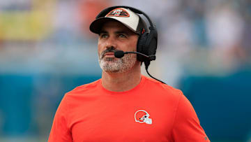 Cleveland Browns head coach Kevin Stefanski looks on during the first quarter of an NFL football matchup Sunday, Sept. 15, 2024 at EverBank Stadium in Jacksonville, Fla. The Browns defeated the Jaguars 18-13. [Corey Perrine/Florida Times-Union]