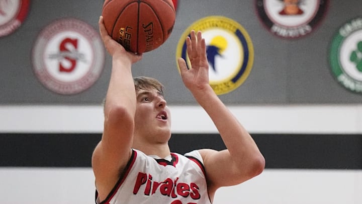 Pewaukee's Tyler Tiutczenko (33) has been voted High School on SI Wisconsin Boys Basketball's Top 3-point Shooter of 2025-26