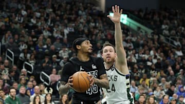 Brooklyn Nets v Milwaukee Bucks