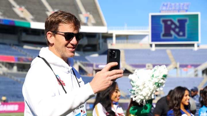 Eli Manning participates in Pro Bowl practice. Eli Manning participates in Pro Bowl practice.