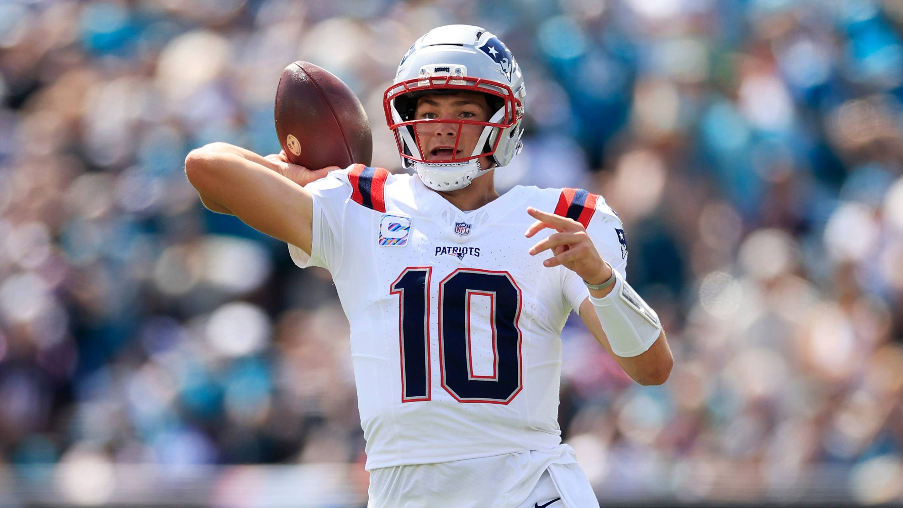 Is Drake Maye's Shoulder Actually Bothering Him? Patriots QB Gives His Thoughts