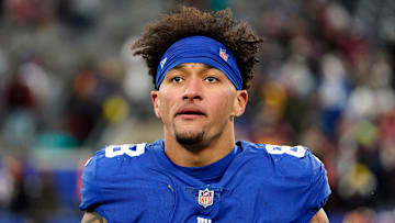 New York Giants tight end Evan Engram (88) walks off the field after the Giants fall to the Washington Football Team, 22-7, at MetLife Stadium on Sunday, Jan. 9, 2022.

Nyg Vs Was
