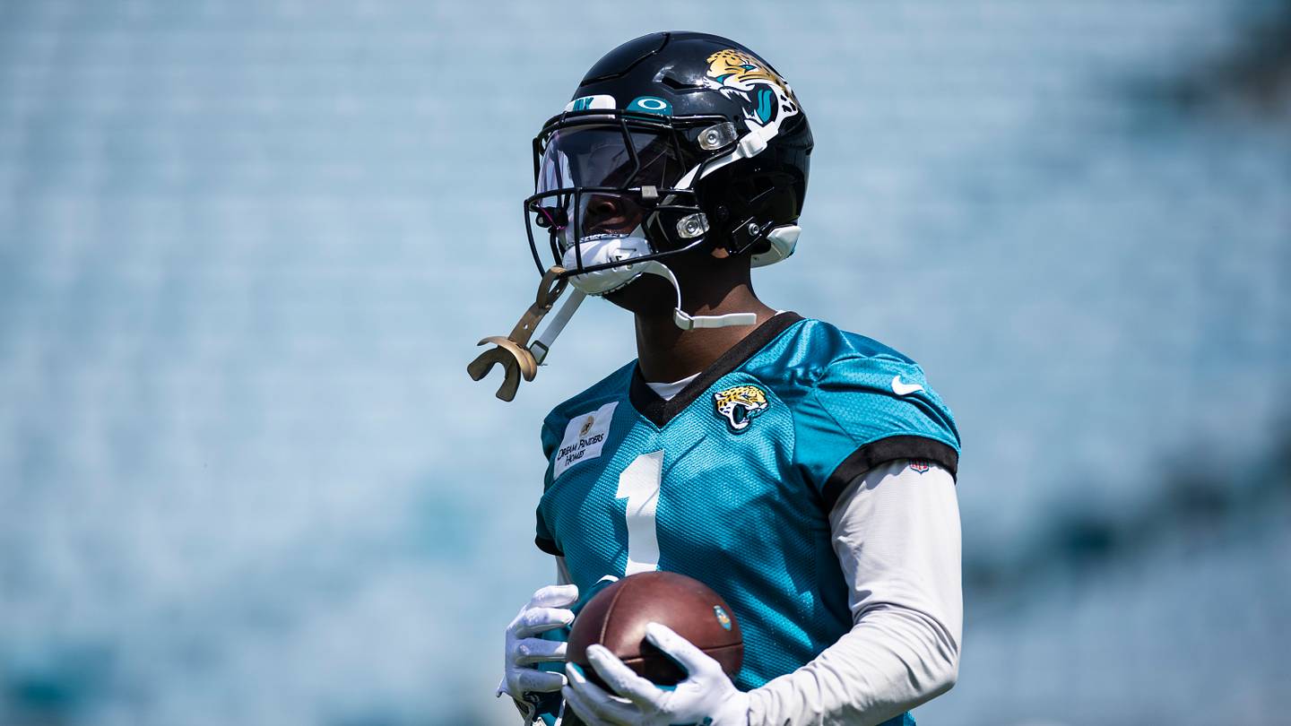 Jaguars RB Travis Etienne among NFL Media's guaranteed risers for 2023 - Vimarsana News