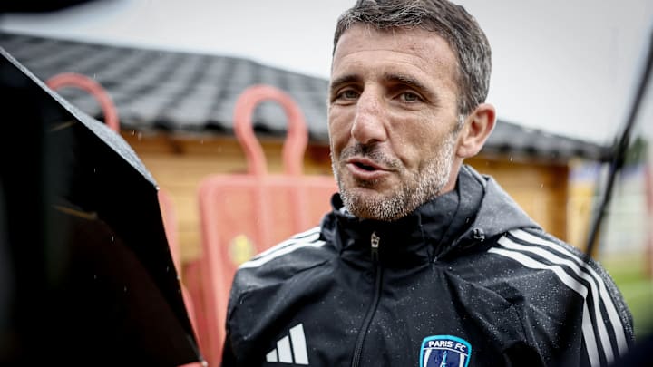 Le Paris FC de Stéphane Gilli est sur tous les fronts. Le Paris FC de Stéphane Gilli est sur tous les fronts.
