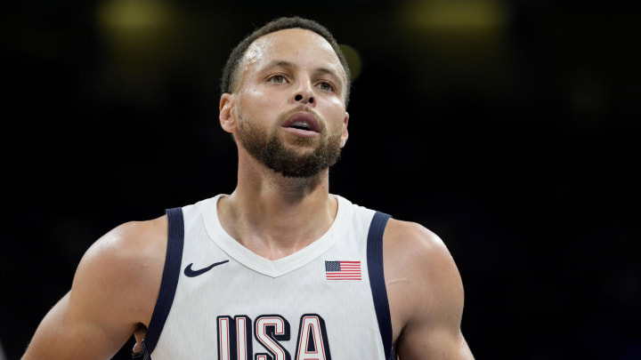 Jul 31, 2024; Villeneuve-d'Ascq, France; United States guard Stephen Curry (4) in the second quarter against South Sudan during the Paris 2024 Olympic Summer Games at Stade Pierre-Mauroy. 