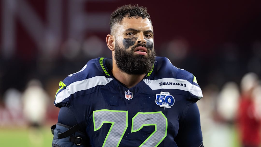 Seattle Seahawks tackle Abraham Lucas (72) against the Arizona Cardinals at State Farm Stadium.