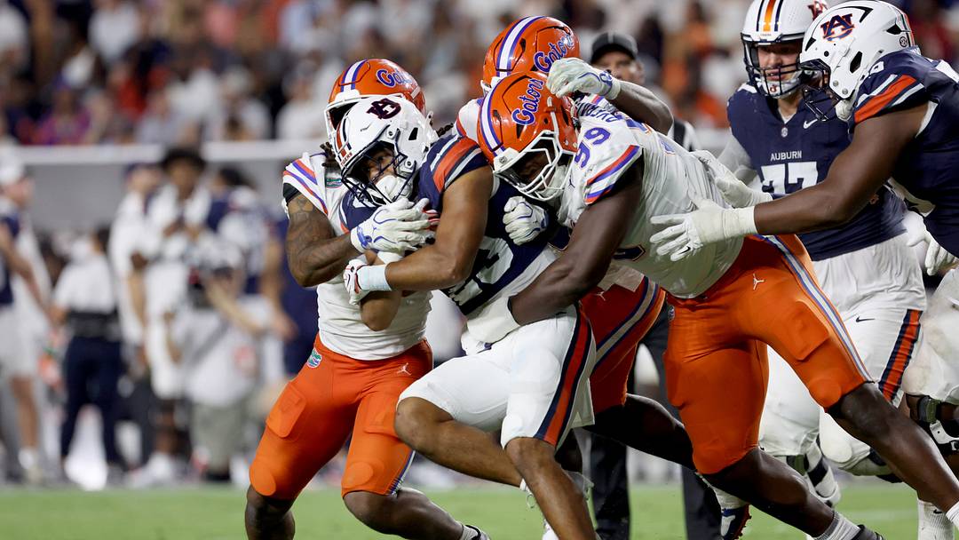 Florida Gators defensive end Emmanuel Oyebadejo recorded 2.5 sacks in the win.