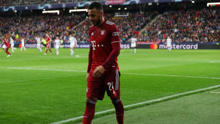 Corentin Tolisso a dû sortir sur blessure. Corentin Tolisso a dû sortir sur blessure.