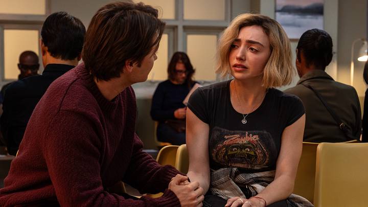 L-R: Spencer Macpherson as Xavier Baxter and Peyton List as Maddie Nears in School Spirits season 3