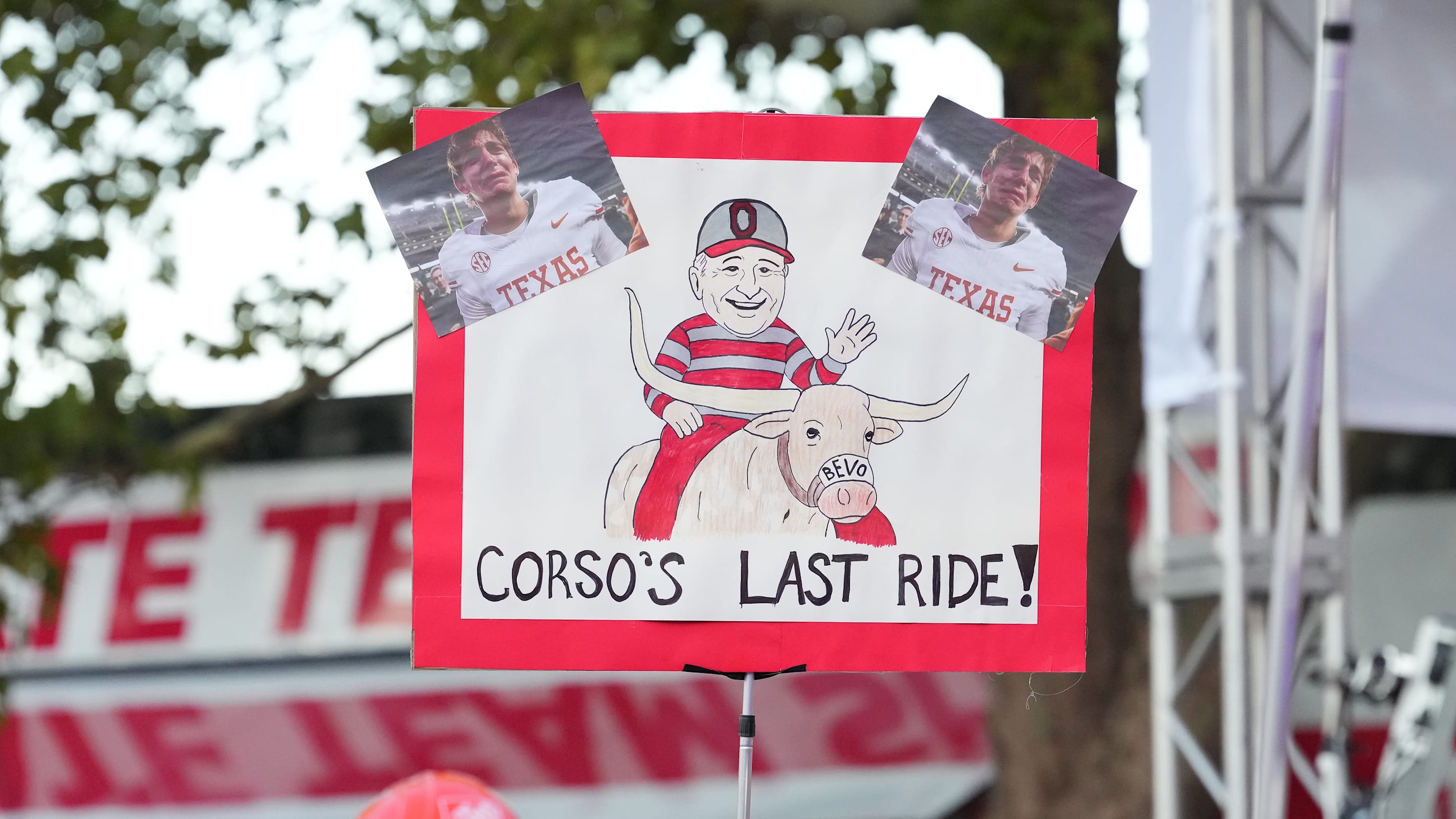 All the best signs from Lee Corso’s final episode of College GameDay