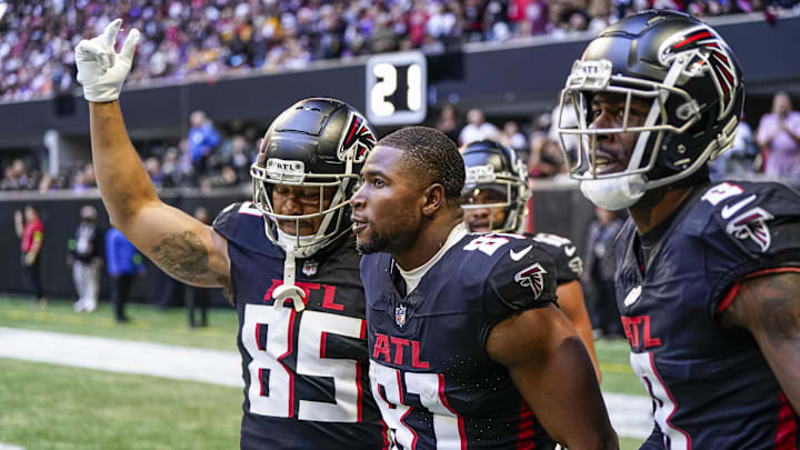 Nov 5, 2023; Atlanta, Georgia, USA; Atlanta Falcons tight end Jonnu Smith (81) reacts with teammates after scoring a touchdown after a catch against the Minnesota Vikings during the second half at Mercedes-Benz Stadium. Mandatory Credit: Dale Zanine-Imagn Images