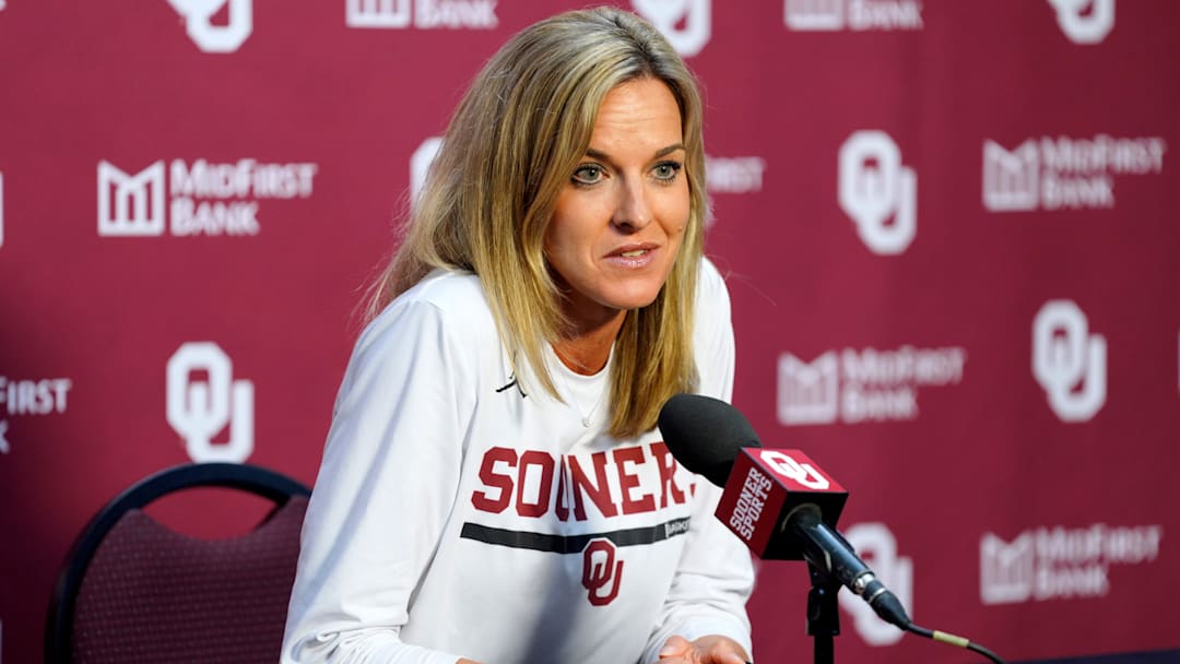Oklahoma women's basketball coach Jennie Baranczyk