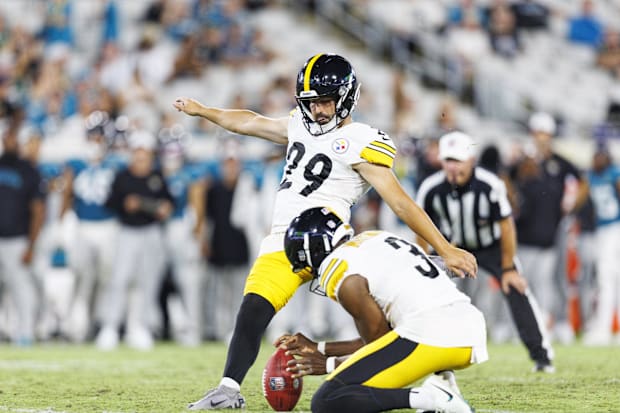Pittsburgh Steelers kicker Ben Sauls