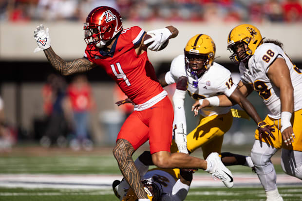 Arizona Wildcats wide receiver Tetairoa McMillan (4) against the Arizona State Sun Devils