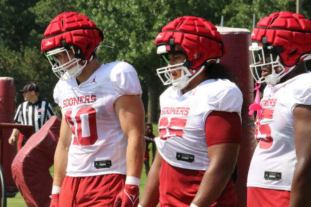 Oklahoma defensive linemen Ethan Downs and Jayden Jackson