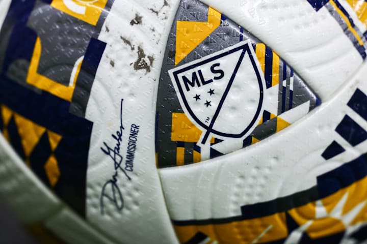 MLS bal