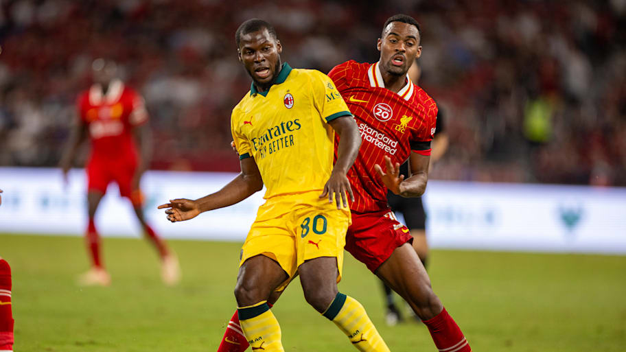 Ryan Gravenberch (right) challenging Yunus Musah.