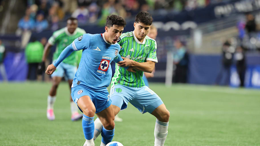 Jesús Orozco Chiquete in action for his former club Cruz Azul.