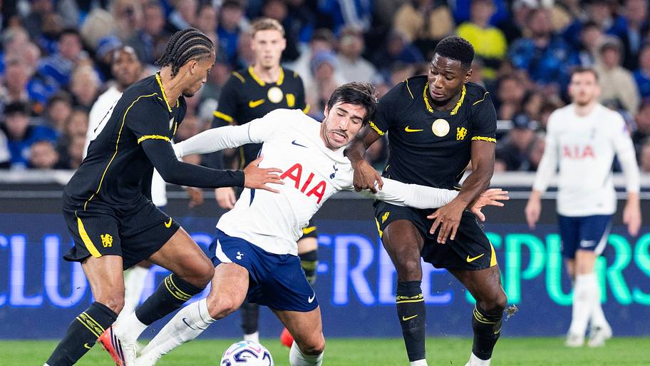 João Pedro, Sandro Tonali, Dário Essugo