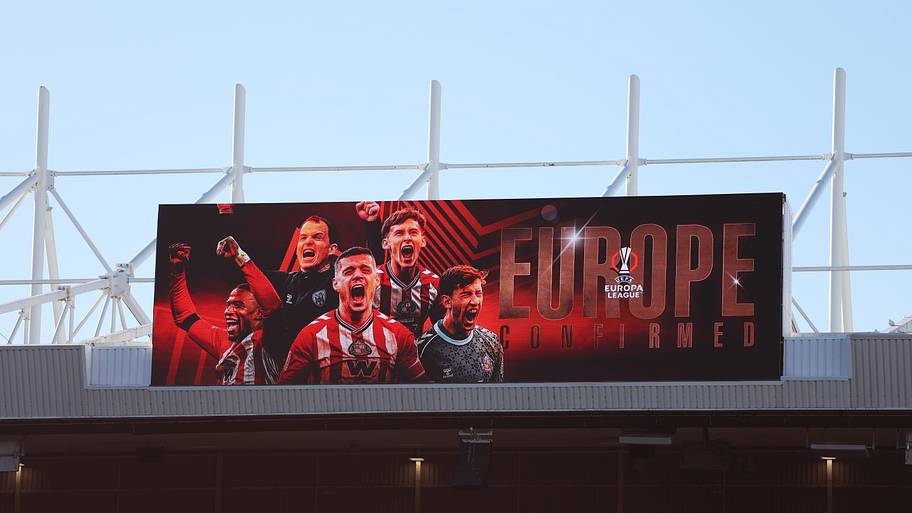 Sunderland celebrating European qualification.