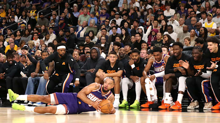 Phoenix Suns v Los Angeles Lakers