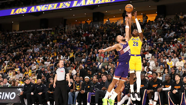 Phoenix Suns v Los Angeles Lakers