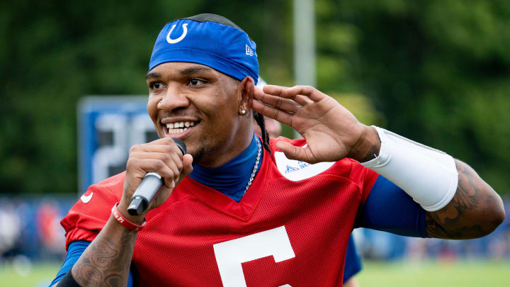 Indianapolis Colts quarterback Anthony Richardson (5) welcomes the crowd Sunday, July 28, 2024, during the Indianapolis Colts’ training camp at Grand Park Sports Complex in Westfield.