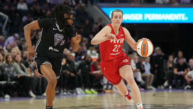 Jun 19, 2025; San Francisco, California, USA; Indiana Fever guard Caitlin Clark (22) dribbles against Golden State Valkyries 
