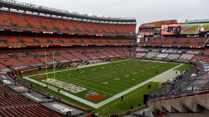 Pittsburgh Steelers v Cleveland Browns