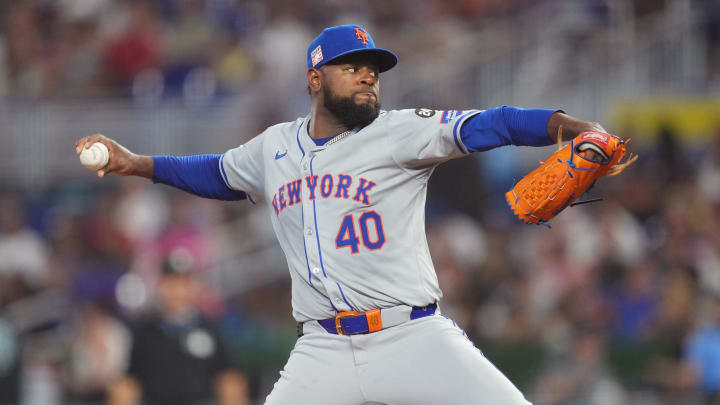 Jul 20, 2024; Miami, Florida, USA;  New York Mets starting pitcher Luis Severino (40) throws against the Miami Marlins in the first inning at loanDepot Park.