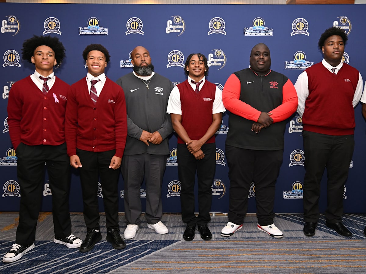 Standard California × CHAMPION Football 01jdz9g71cmw763z7d81.jpg