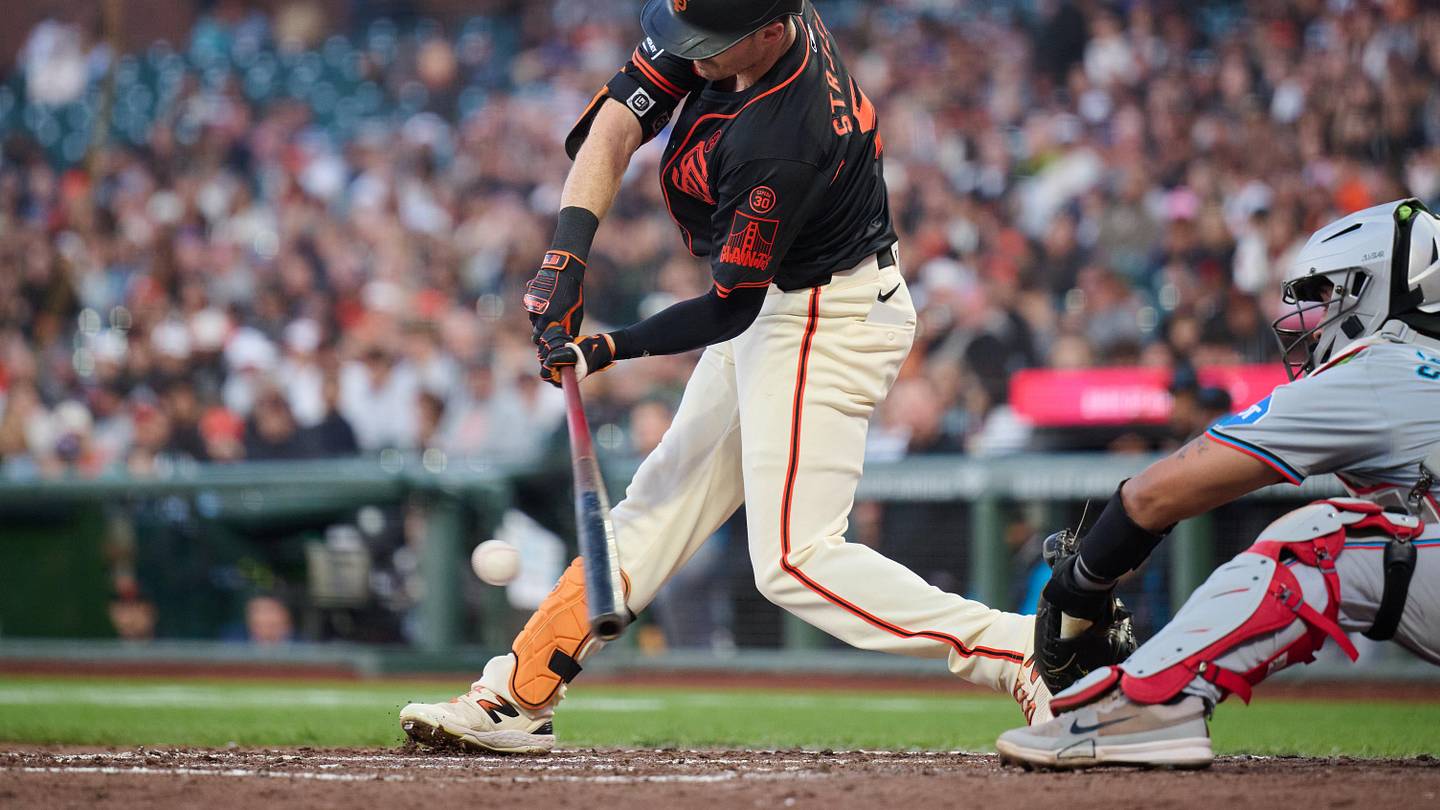 サンフランシスコ・ジャイアンツのスター選手が伝説の祖父とともに珍しいMLBクラブに入会