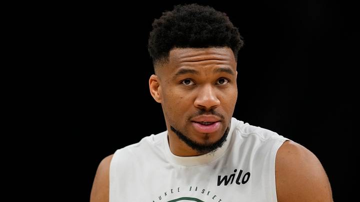 Milwaukee Bucks forward Giannis Antetokounmpo (34) during warmups (Mandatory Credit: Jeff Hanisch-Imagn Images)