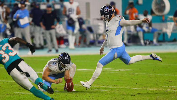 Tennessee Titans kicker Nick Folk