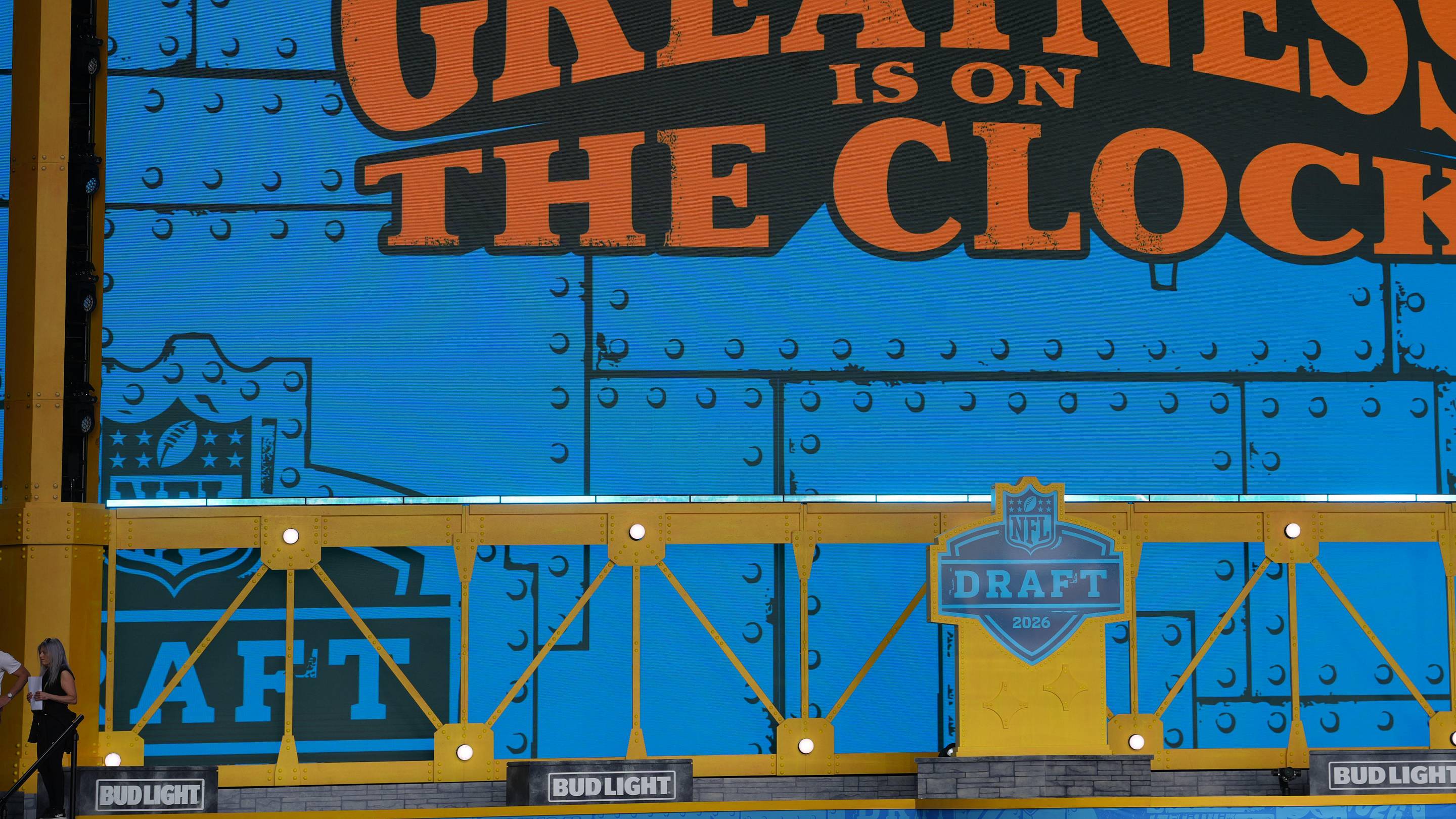 What time does my team pick? Full NFL Draft slots, time projections for all 32 picks