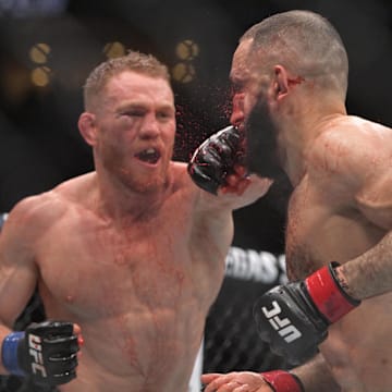 May 10, 2025; Montreal, Quebec, CANADA; Belal Muhammad (red gloves) fights Jack Della Maddalena (blue gloves) during UFC 315 at Bell Centre. Mandatory Credit: Eric Bolte-Imagn Images