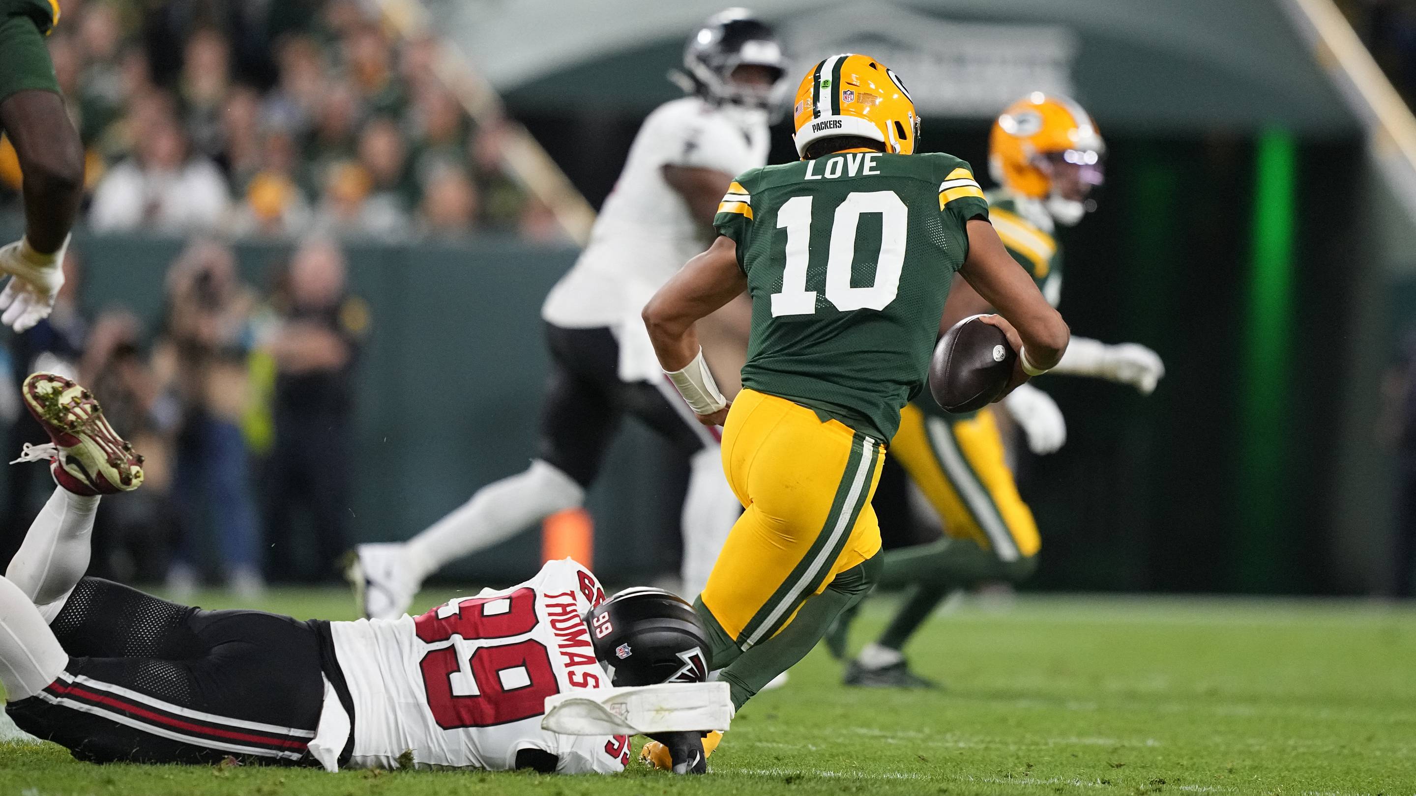 Winners and Losers From Packers’ ‘Humbling’ Loss to Falcons