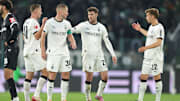 Jan Urbich, Nico Elvedi, Joe Scally und Oscar Fraulo nach dem Spiel gegen den SC Freiburg