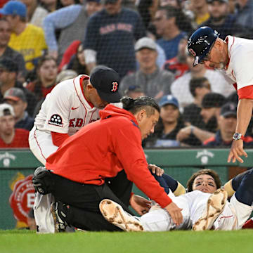 Casas suffered a ruptured patellar tendon
