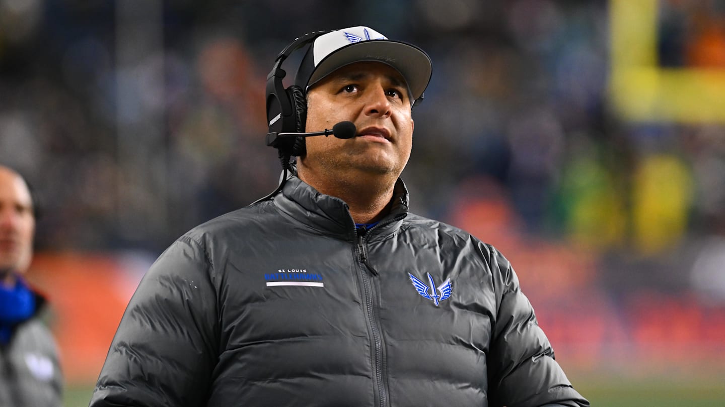 Anthony Becht Interviews for West Virginia Coaching Job