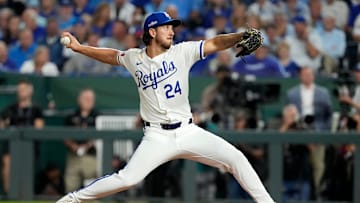 Division Series - New York Yankees v Kansas City Royals - Game 3