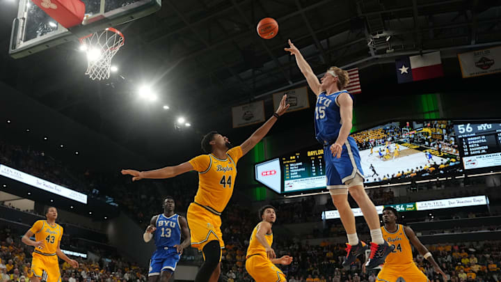 BYU Cougars guard Richie Saunders (15) 