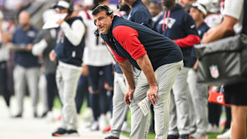 Aug 16, 2025; Minneapolis, Minnesota, USA; New England Patriots head coach Mike Vrabel looks on during the second quarter against the Minnesota Vikings at U.S. Bank Stadium. Mandatory Credit: Jeffrey Becker-Imagn Images